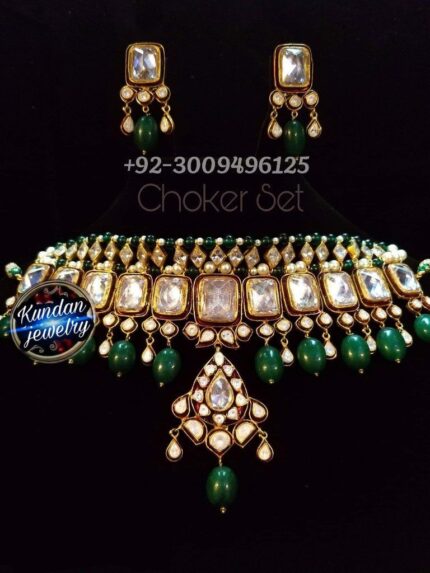 Green choker