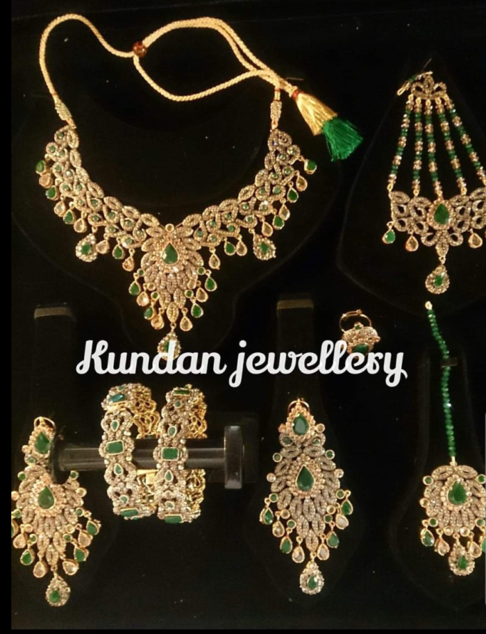 Green set - Image 1