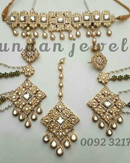 Choker set