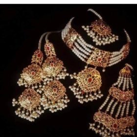 Necklace set