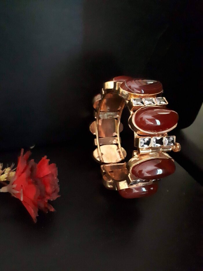 Aqiq - Image 1