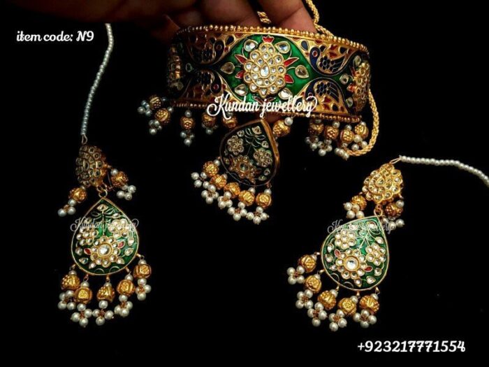 Green choker - Image 1