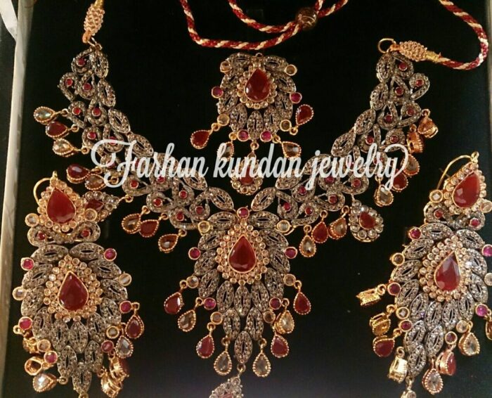 Necklace set - Image 1