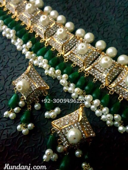 Green Choker Set