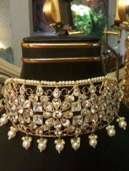 white choker set