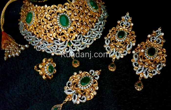 Green Necklace Set - Image 1