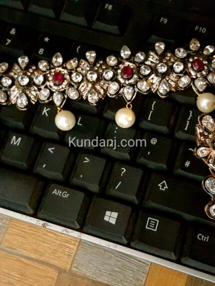 Silver colour choker