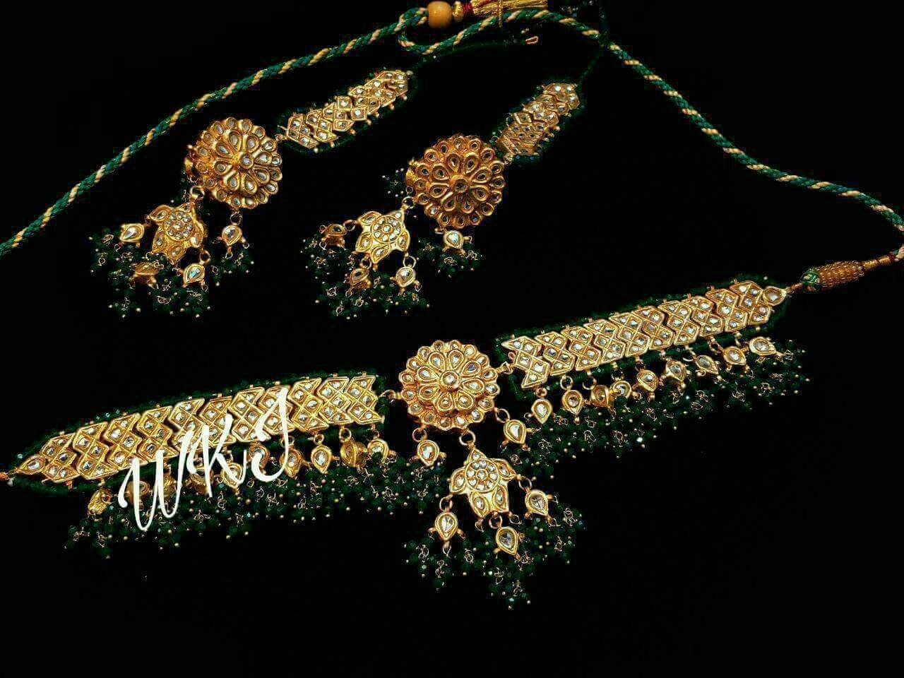 20988161_692374580932780_6047929540956505449_o_692374580932780 Choker Set - Image 1