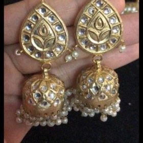Jhumkay